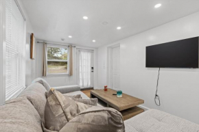 Cozy 1-bedroom garden apartment